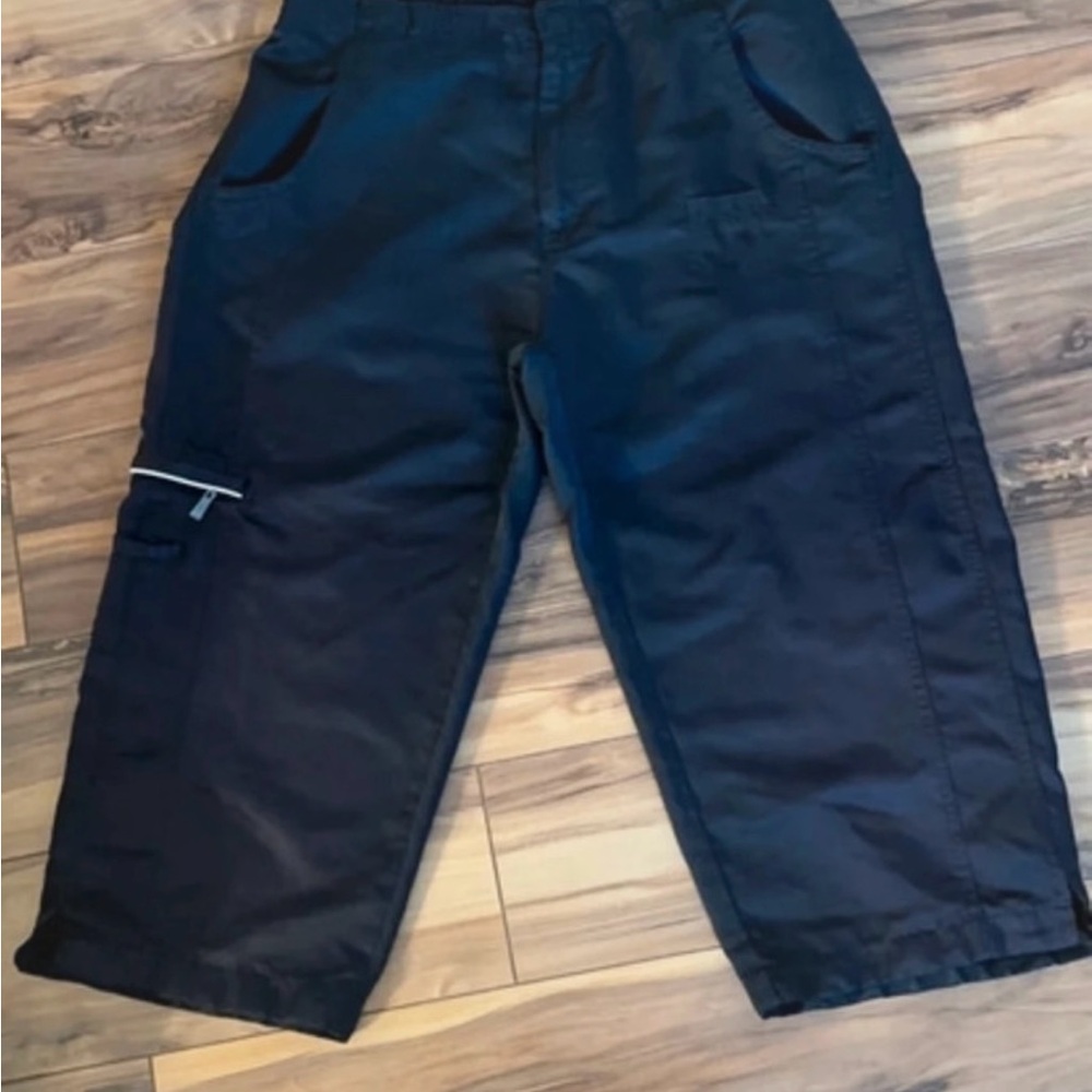East West Black Capri Size M